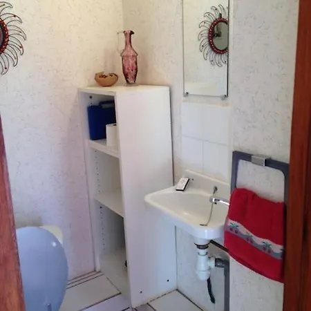 Appartamento Beau F2 Rdc Entier 40m2 Calme Terrasse Jardin Parking Gratuit Sur Place